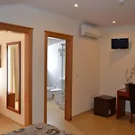 Pensión Recomecar 4*